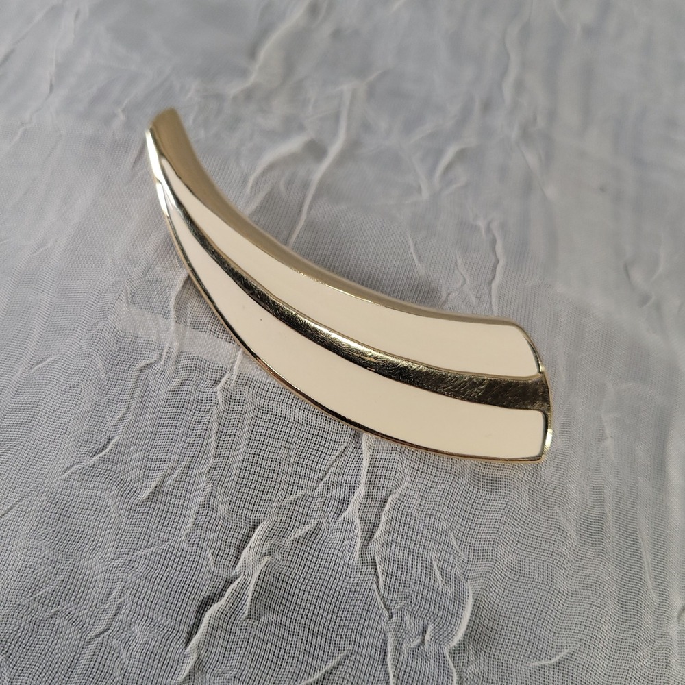 Trifari Brooch Gold Cream Enamel Womens Curved Crescent Vintage MCM Pin Jewlery